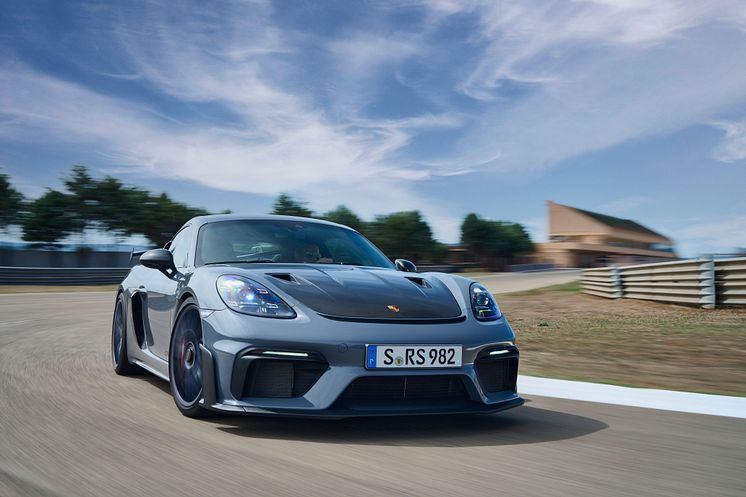 10 - 718 Cayman GT4 RS.jpg