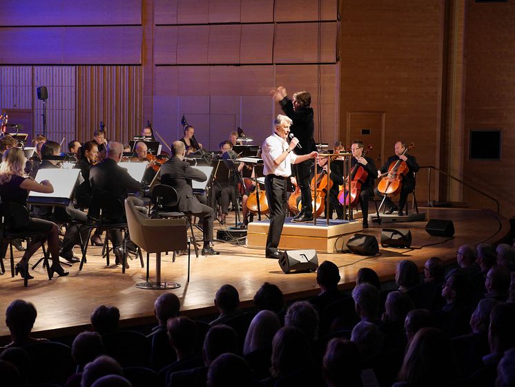 Sven-Bertil Taube ger "Hommage" som konsert med Norrköpings Symfoniorkester