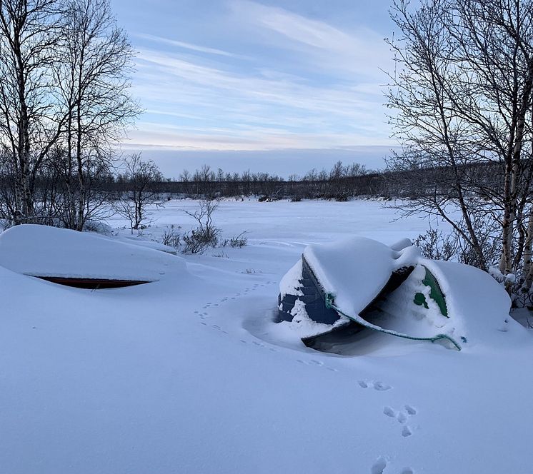 Båtopplag ved Vuorašjávri. Foto Kjerstin Uhre