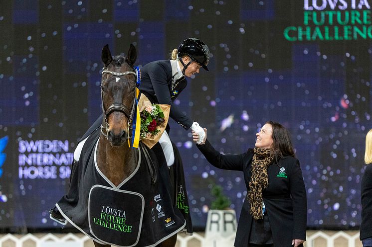 Evelina Söderström/Cilantro med Alexandra Mörner från Lövsta Stuteri