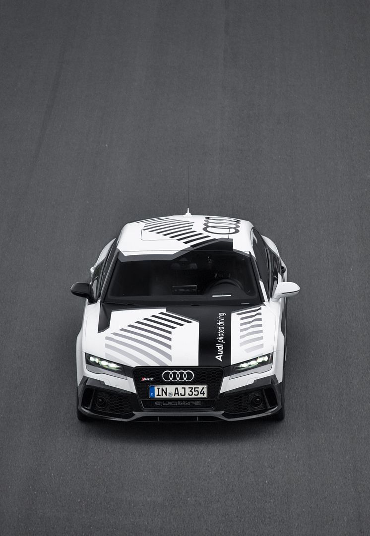RS7 piloted driving car direct front