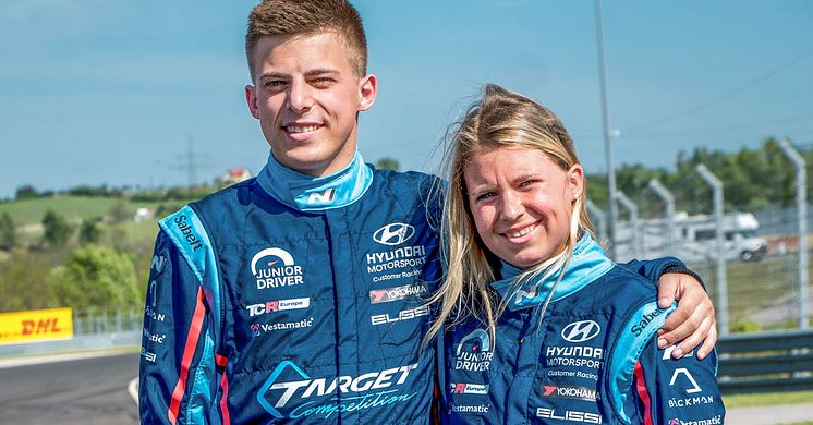 Andreas and Jessica Bäckman in new racesuits