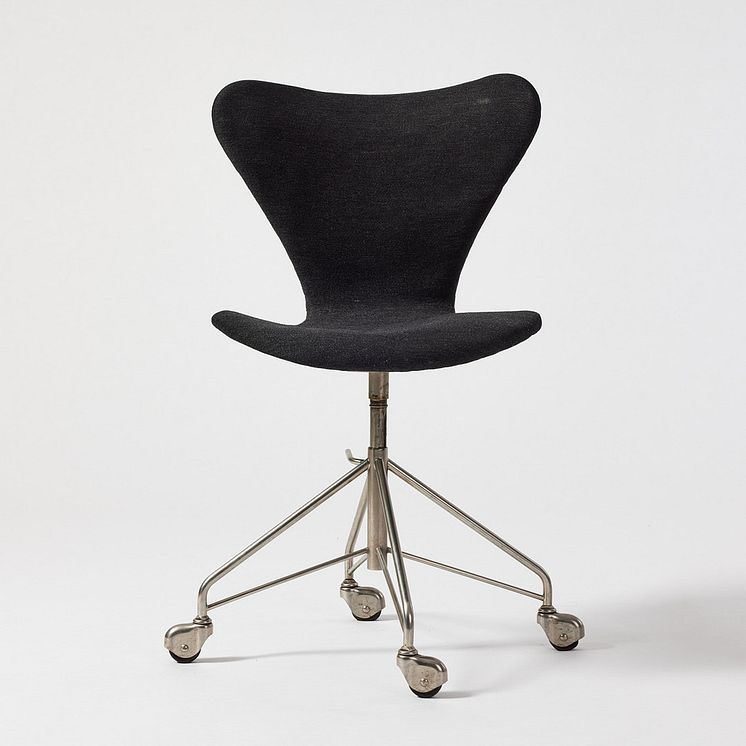Sjuan kontorsstol av Arne Jacobsen