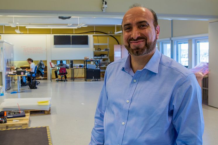 Reza-Emami, professor i rymdtekniska system vid Luleå tekniska universitet