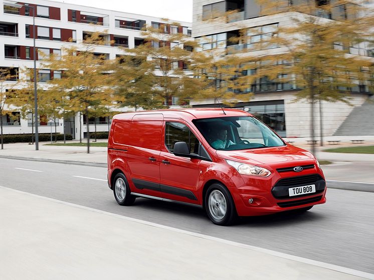 A Ford a kategória legkedvezőbb üzemanyag-fogyasztásával és a szegmensben elsőként bevezetett technológiákkal kínálja a Transit Connect kishaszongépjárművet