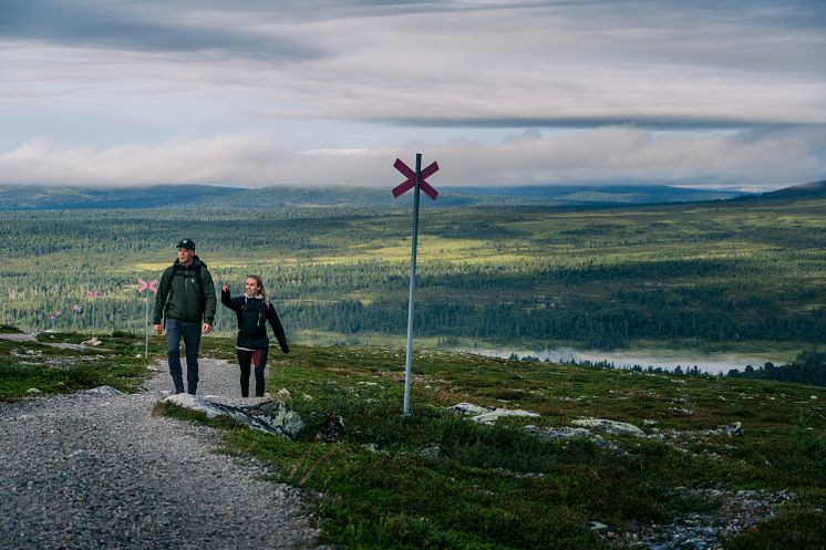 HikingGrovelsjon_fotoPerHagdahl_VisitDalarna