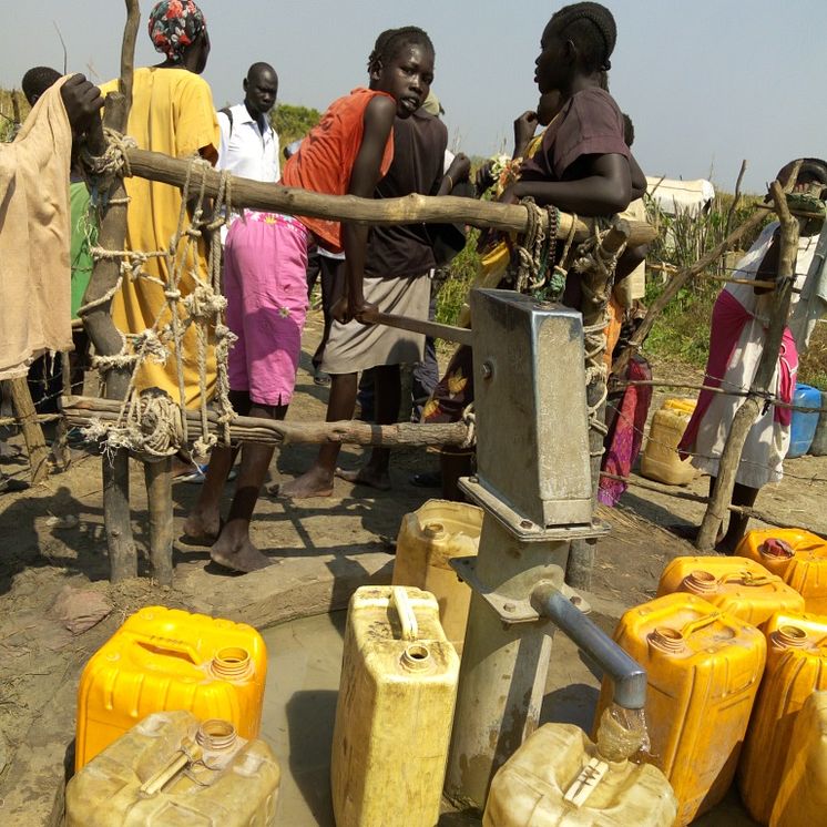 Brunnsborrning i torkans Sydsudan 