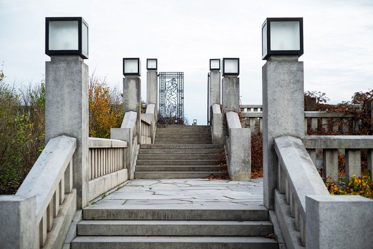 Vigelandsparken, Smijernsport og trapp