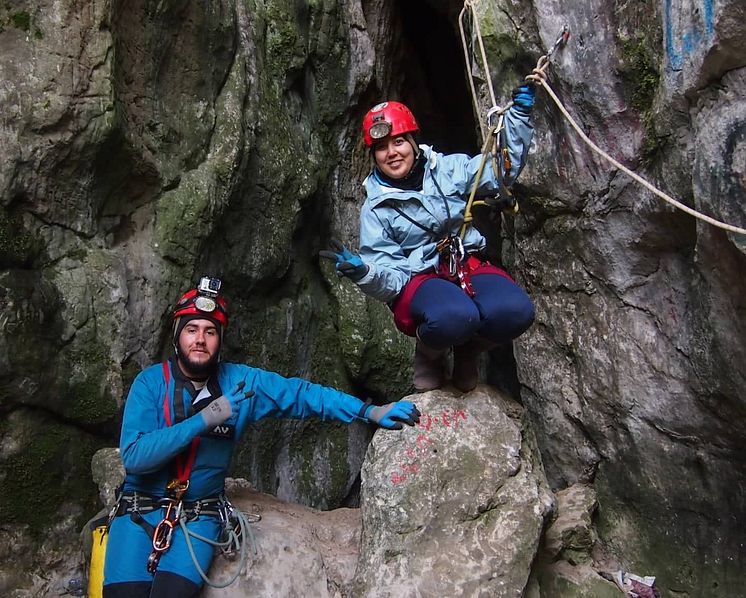 Forskare söker probiotiska bakterier i grotta