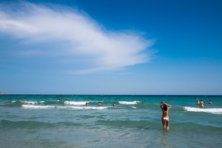 DEST_SPAIN_ALICANTE_PLAYA_DEL_POSTIGUET_BEACH_SEA_PEOPLE_GettyImages-535035685_Universal_Within usage period_96380.jpg