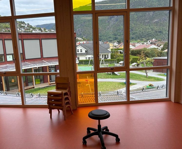 Personalrom. Forbo Flooring Marmoleum «Henna».