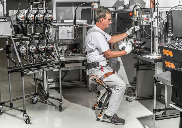 Chairless Chair for improved ergonomics in Audi’s production plants (26-02-2015)