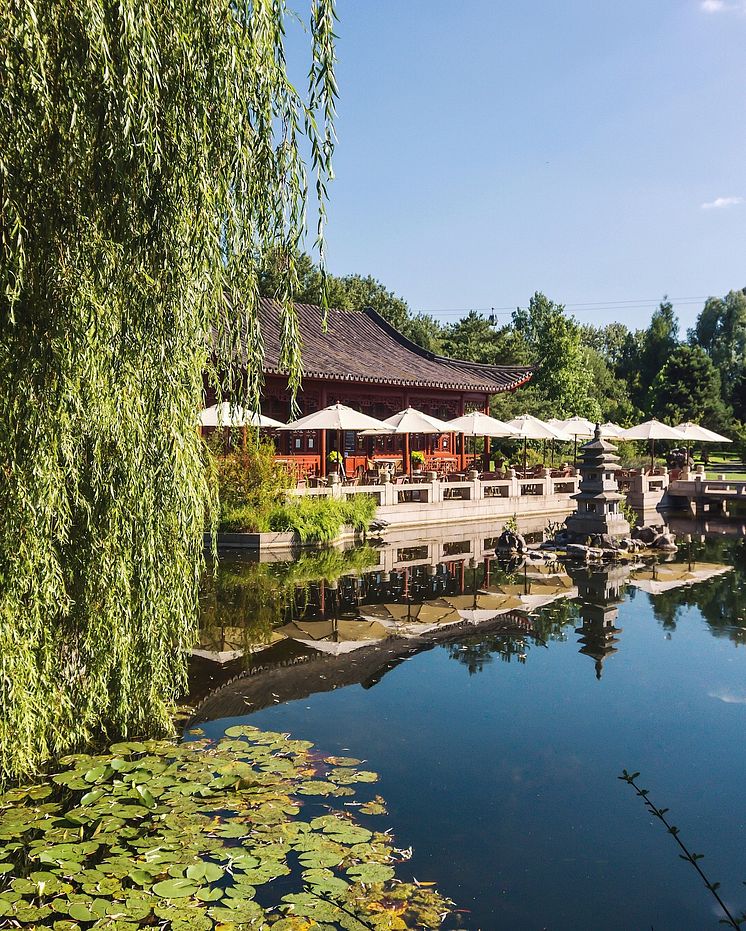 Berlin: Chinesisches Teehaus am Teich