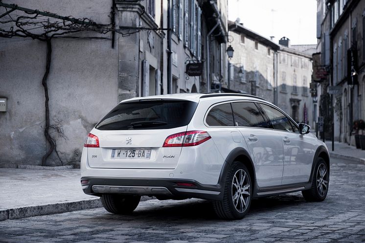 Peugeot leder loppet mot låga koldioxidutsläpp - Peugeot 508 RXH