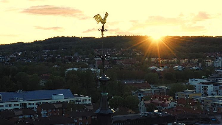 Solnedgång över Skövde och Billingen