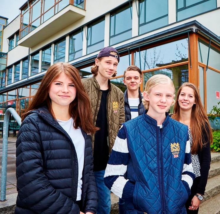 Elever vid Carlforsskas Ekonomi- och Handelsskola