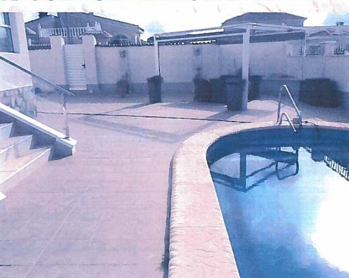 Photo of the pool at Drury's main residence in Spain which was restrained by HMRC