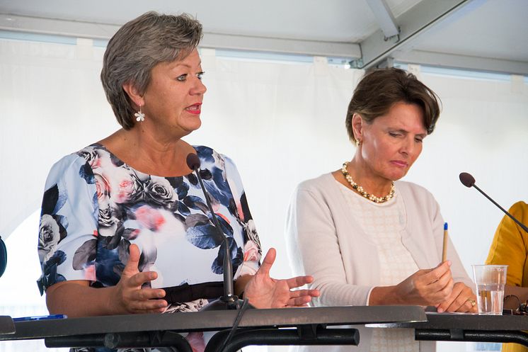 Seminarium i Almedalen:  När Medelhavet kom till Norden – vad händer med det nordiska samarbetet efter flyktingkrisen? (Ylva Johansson, arbetsmarknads- och etableringsminister och Anne Berner, Finlands samarbetsminister)