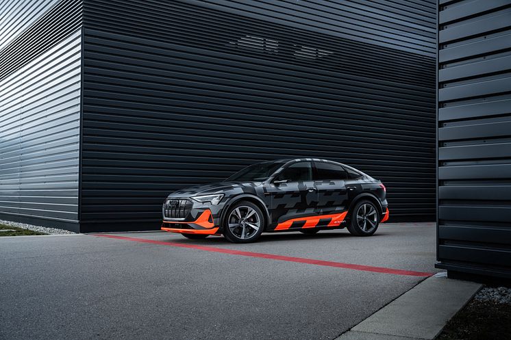 Audi e-tron Sportback S i design camouflage