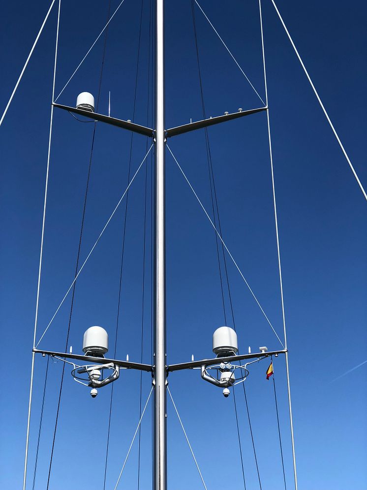 Hi-res image - Inmarsat - e3 has installed Inmarsat's dual antenna Fleet Xpress solution on performance superyacht S/Y Ganesha