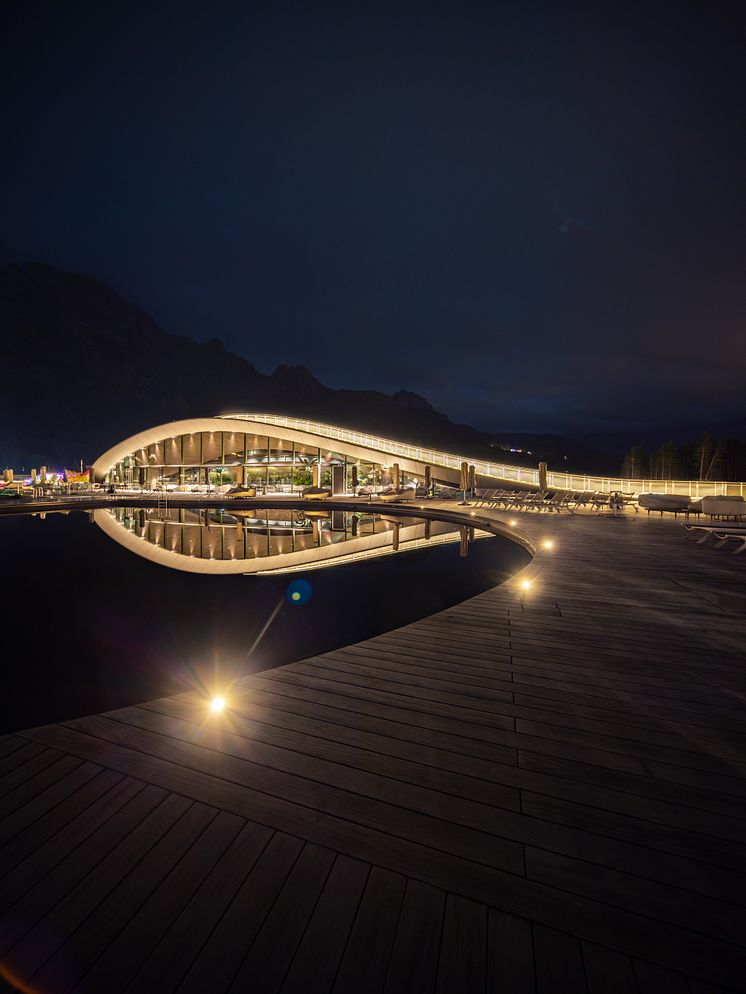 Wellness Terrasse mit Holz: „ATMOSPHERE by Krallerhof