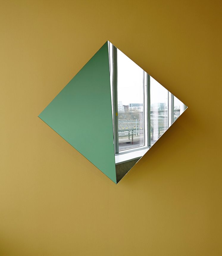 Rotating Mirror Object II (Roterande spegelobjekt II), 2013 Foto: Per Kristiansen