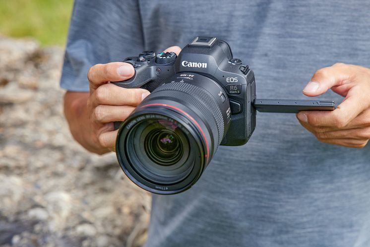 Canon EOS R6 Mark II-Lifestyle-6