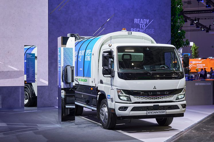 FUSO IAA 2024 .jpg