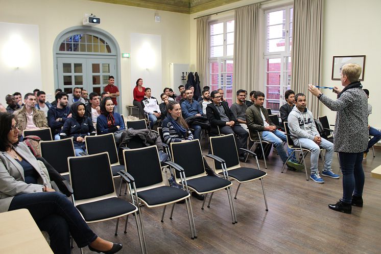 Studienvorbereitungskurse an der Technischen Hochschule Wildau für 43 Geflüchtete aus Krisengebieten gestartet