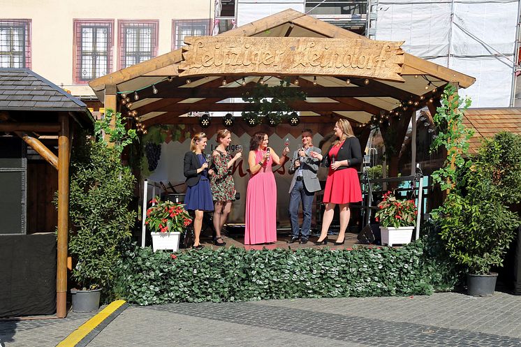 Leipziger Weinfest - Eröffnung mit den sächsischen Hoheiten, Moderatorin Ute Schlossarek und Marktamtleiter Dr. Walter Ebert