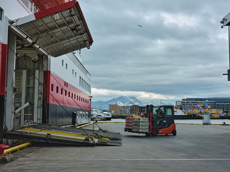 Cargo_Tromso_MS_Polarlys_150633_Photo_Kristian_Dale_Hurtigruten.jpg