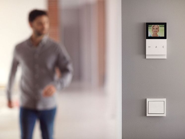 Schalter Berker K.1 perfekt abgestimmt auf Innenstation von Elcom, weiß