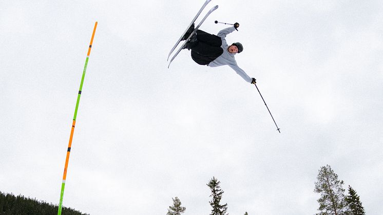 250411-SM-Kläppen-freeski-halfpipe-Adamfoto-Daniel-Bernstål.jpg