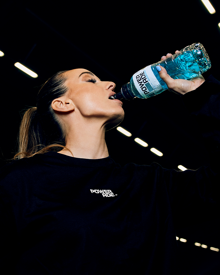 Kosovare Asllani Powerade 6.png