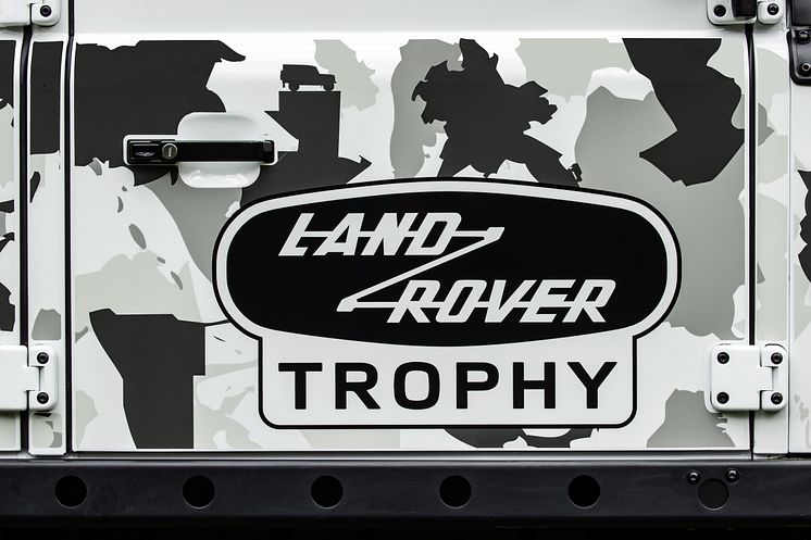 Land Rover Classic Defender Works V8 Trophy II_010