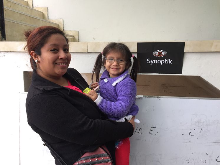 3-åriga Devanny med mamma, Optiker utan gränser i Peru 2017. 