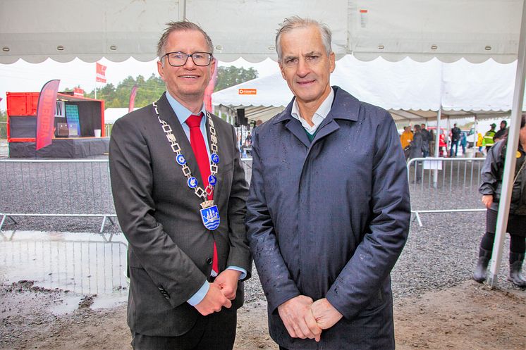 Robert Cornels Nordli Mayor of Arendal and Prime Minister Jonas Gahr Støre at Morrow Cornerstone Ceremony