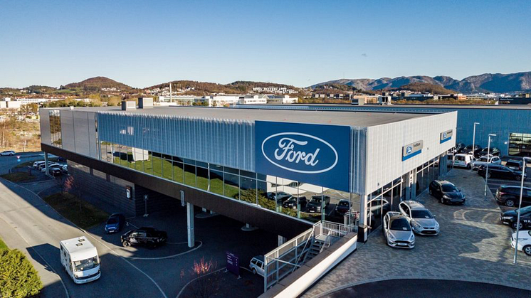 Fasade Ford Bilhuset (003)