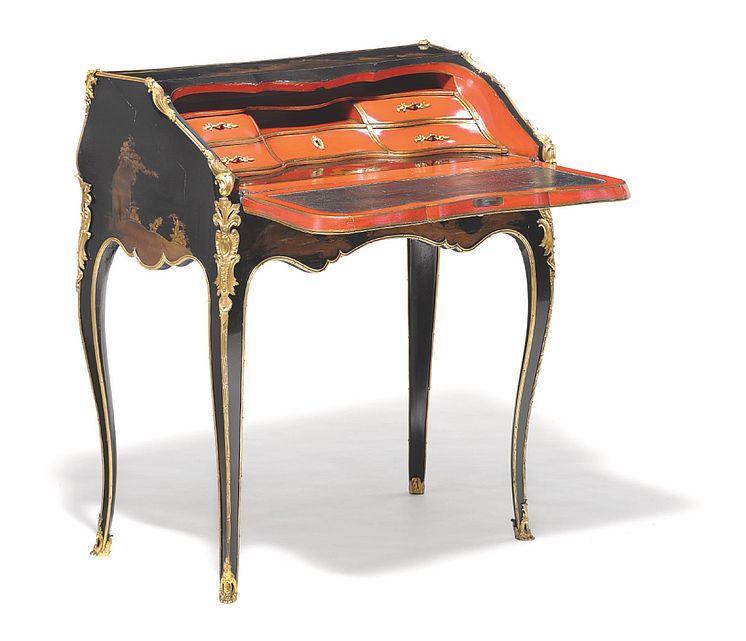 Bureau en Pente. C. 1750. Estimate: DKK 400,000-600,000 / € 53,500-80,500