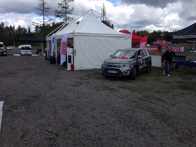 Suzuki Grand Vitara demobil från Strängnäs Bilforum.