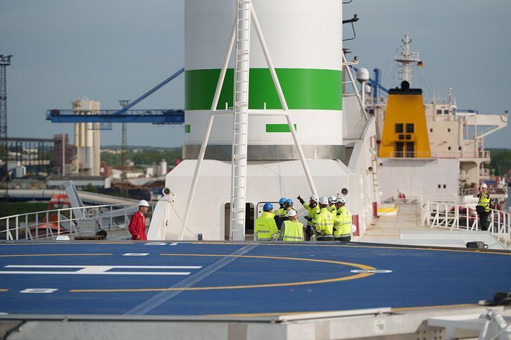 Berlin rotor sail installation_2