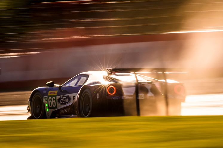The 66 Ford GT on track