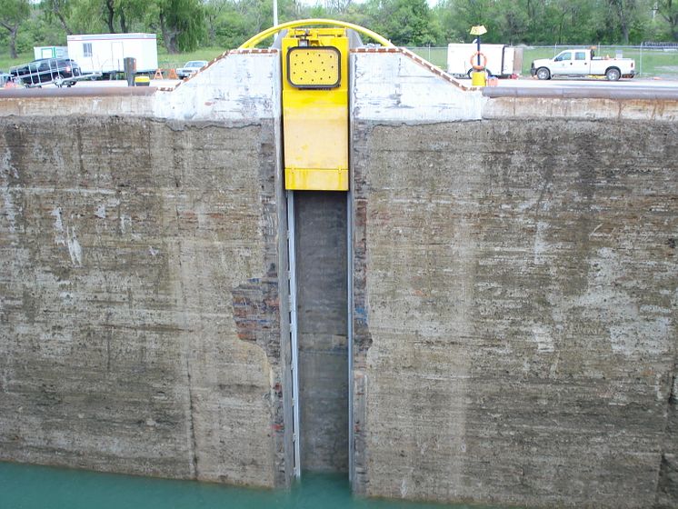 An SLSMC MoorMaster™ MM200LS unit in service at the St Lawrence Seaway, Canada