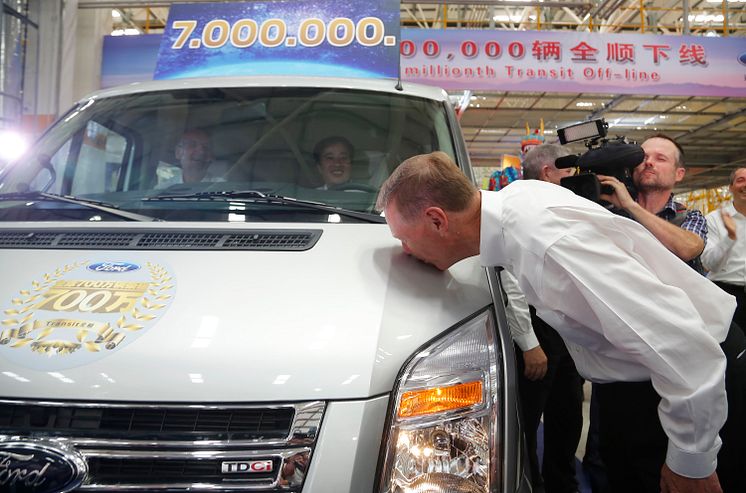 FORD TRANSIT NR. 7 MILLIONER - 2