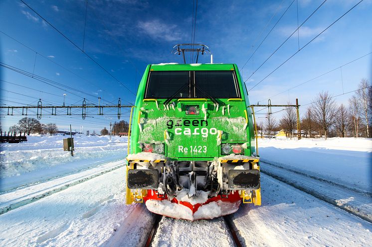 RE lok räls bangård vinter blå himmel Foto Pär Johan Wedell