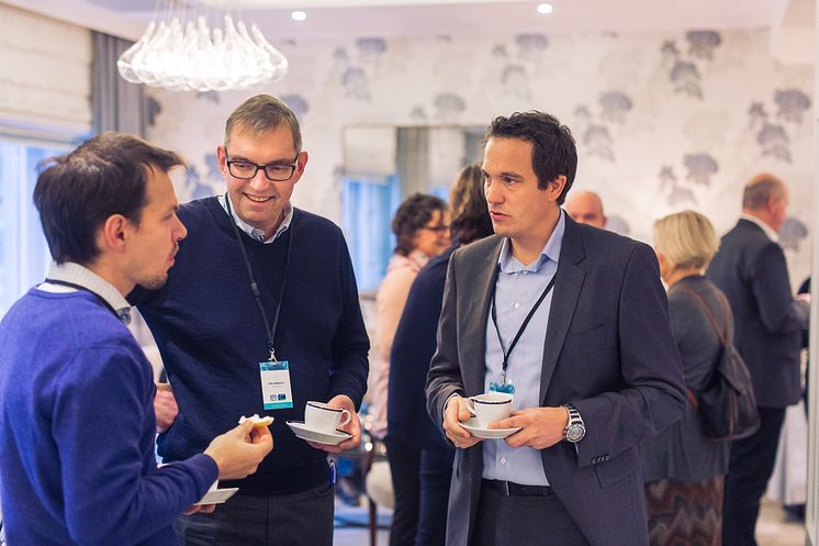 Magnus Lingjærde, porteføljeforvalter i LOS Energy, i dialog med kunder på LOS Energy Day