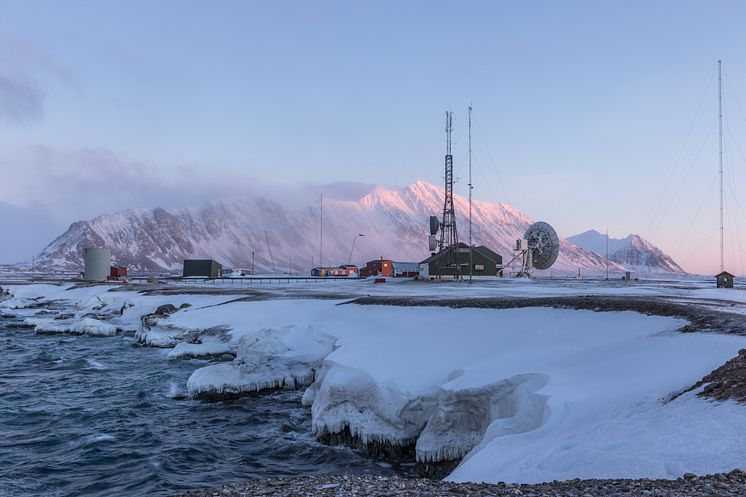 isfjord-radio-landschap-spitsbergen-ramon-lucas-26