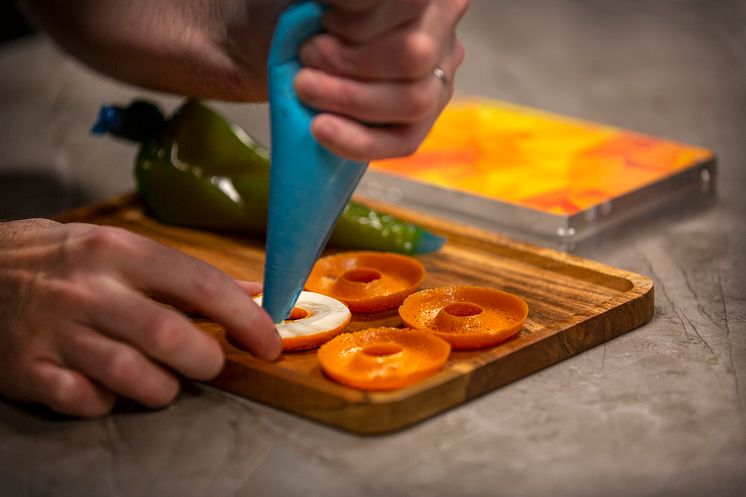 Showcooking on Dekton Sogne @etoilerestaurang by masterchef @jlagers (