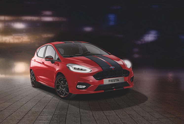 FordFiesta_RedBlack_01