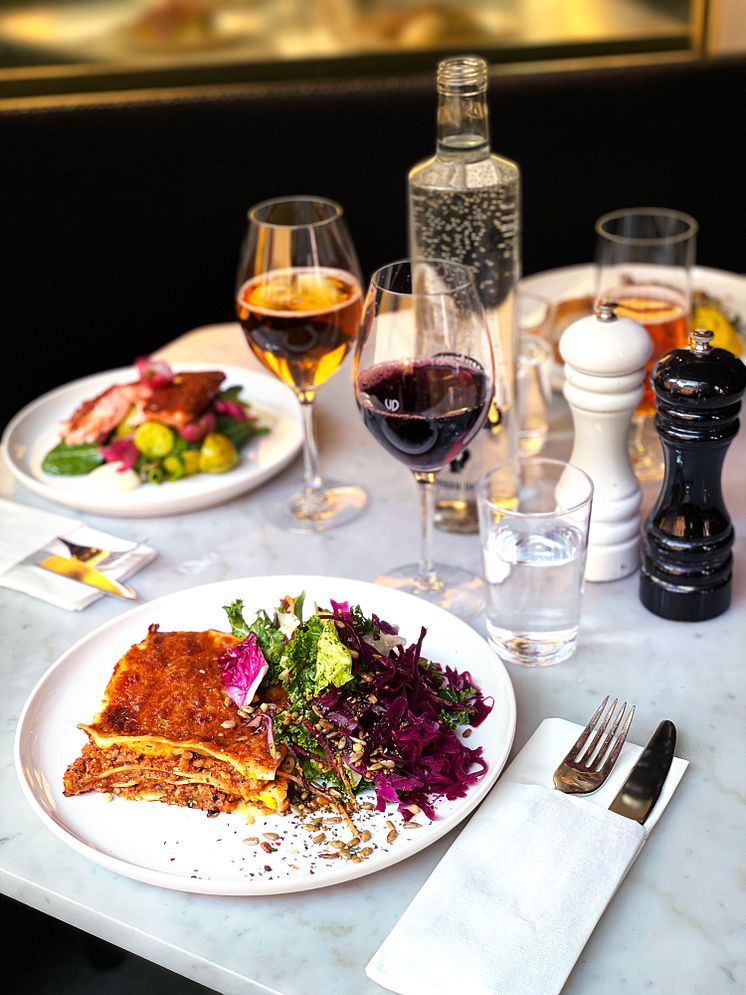 Vegetarisk lasagne på svensk baljväxtfärs